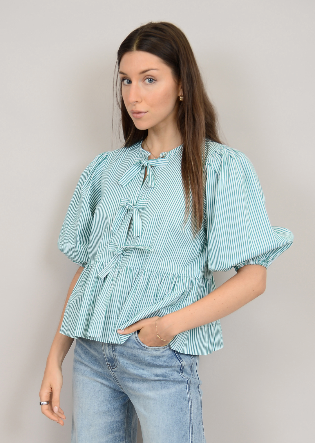 TALLY PUFF SS FRONT TIE W/ PEPLUM-29FZ GARDEN GREEN