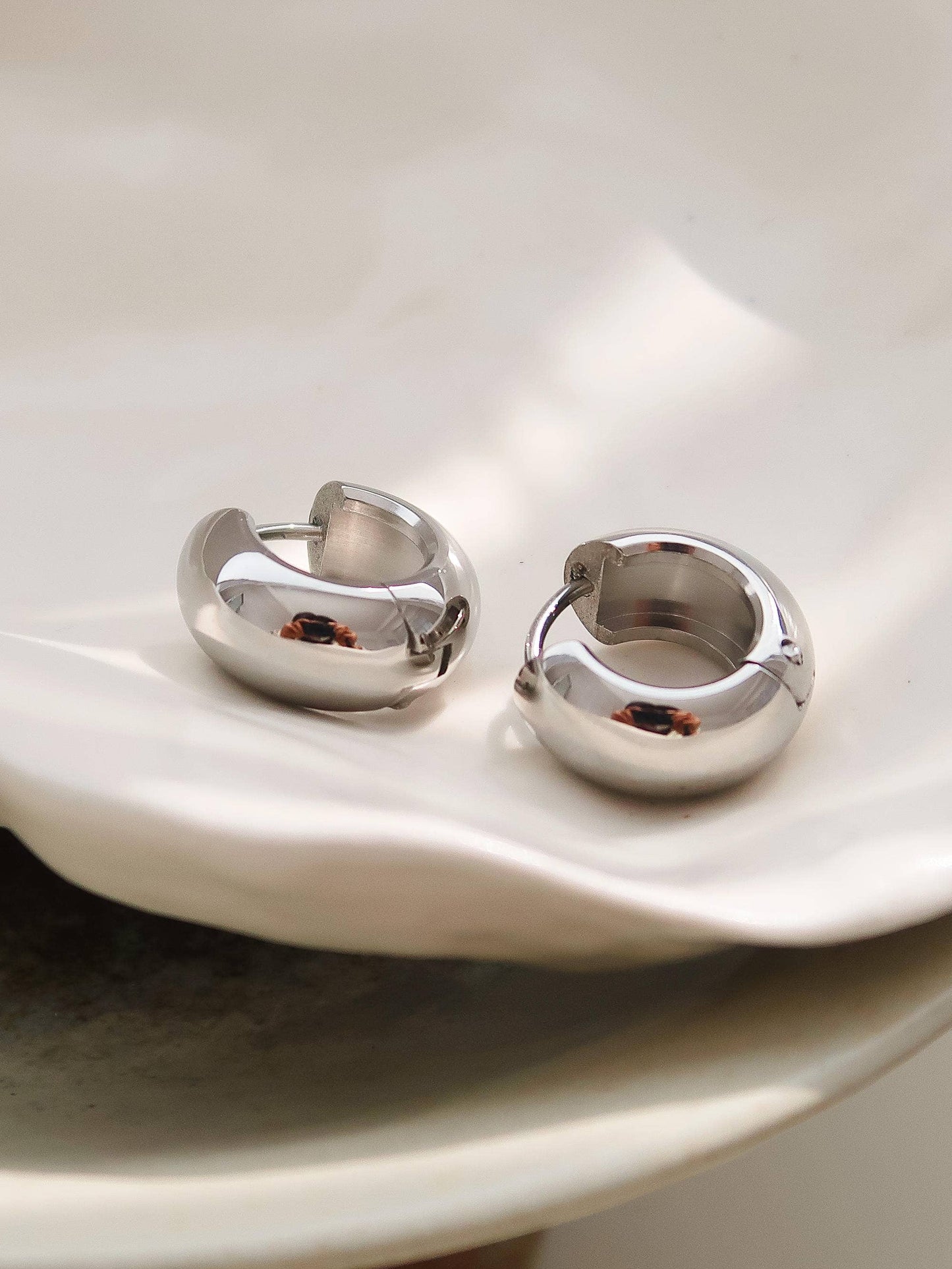 Blandine 18K Non-Tarnish Small Classic Hoop Earring: Silver