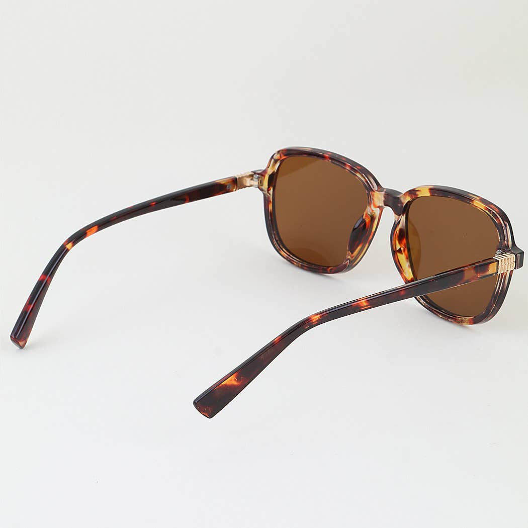 Minimal Tortoise Box Tinted Sunglasses: MIX