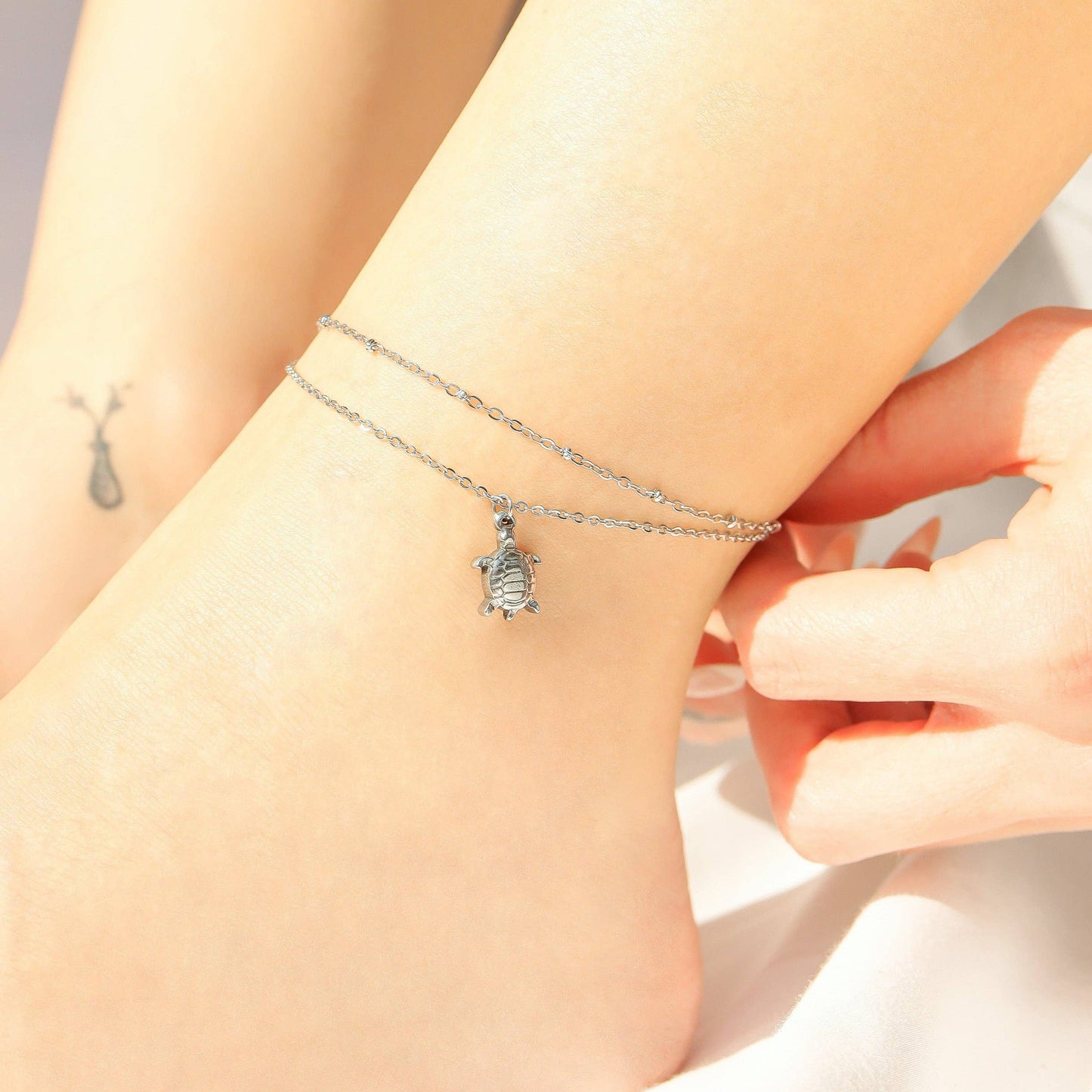 18K Gold PVD Stainless Steel Sea Turtle Charm Anklet: Gold