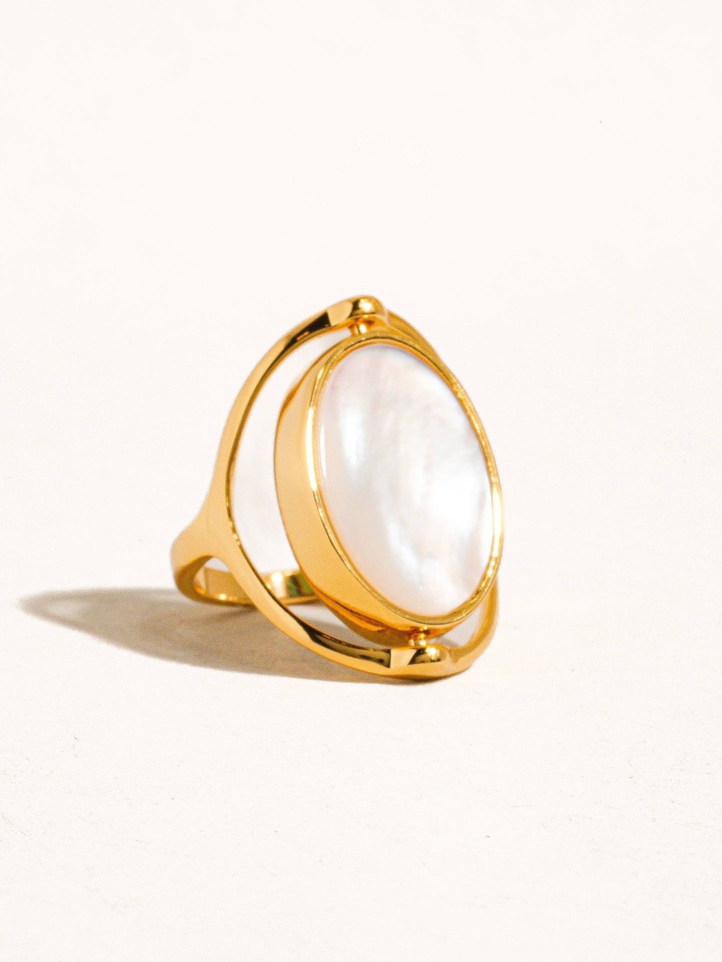 Violette 18K Gold Double-Sided Shell Ring: Yellow Gold / 7