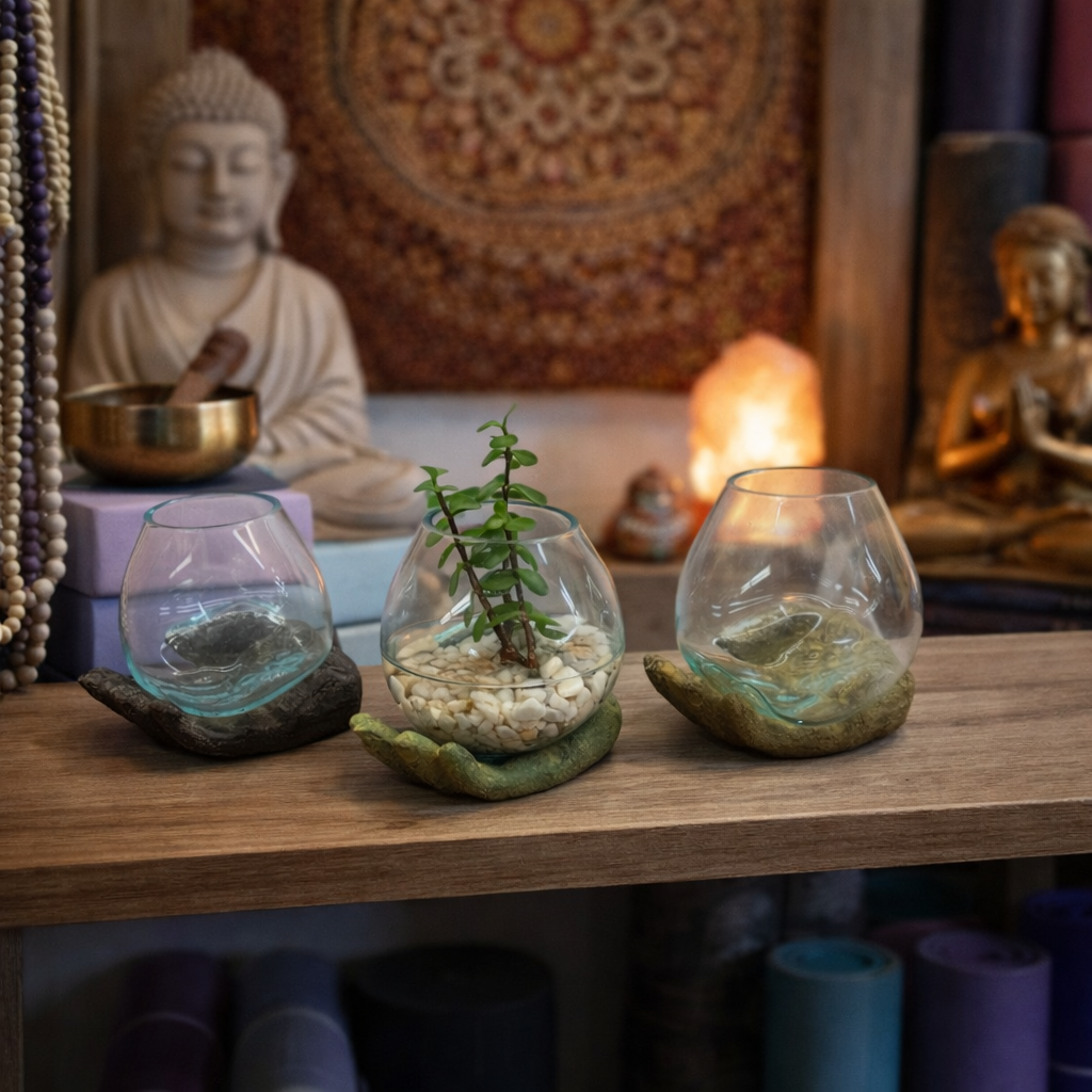Open Hand Terrarium: Green