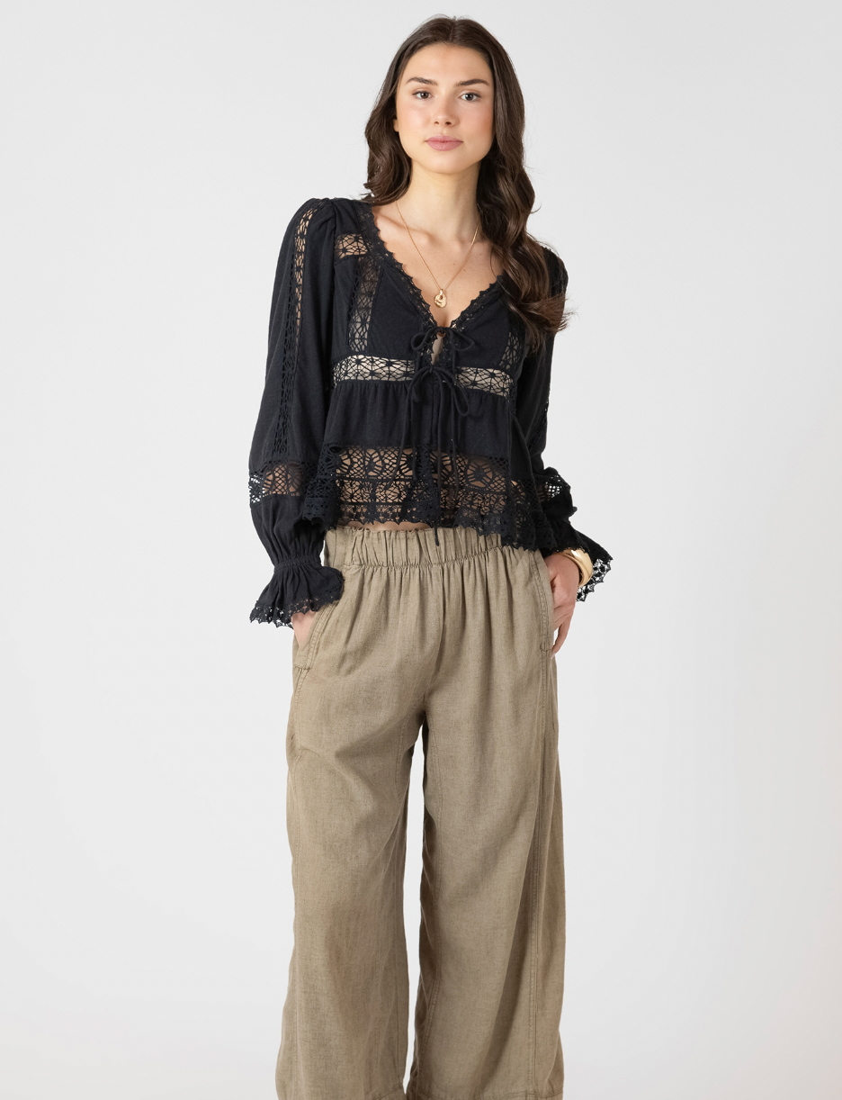 MIXED FABRIC LACE TRIM TOP