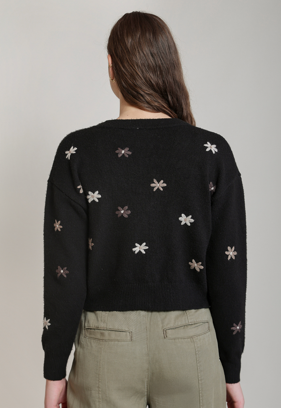 DEX - EMBROIDERED FLOWER CARDIGAN
