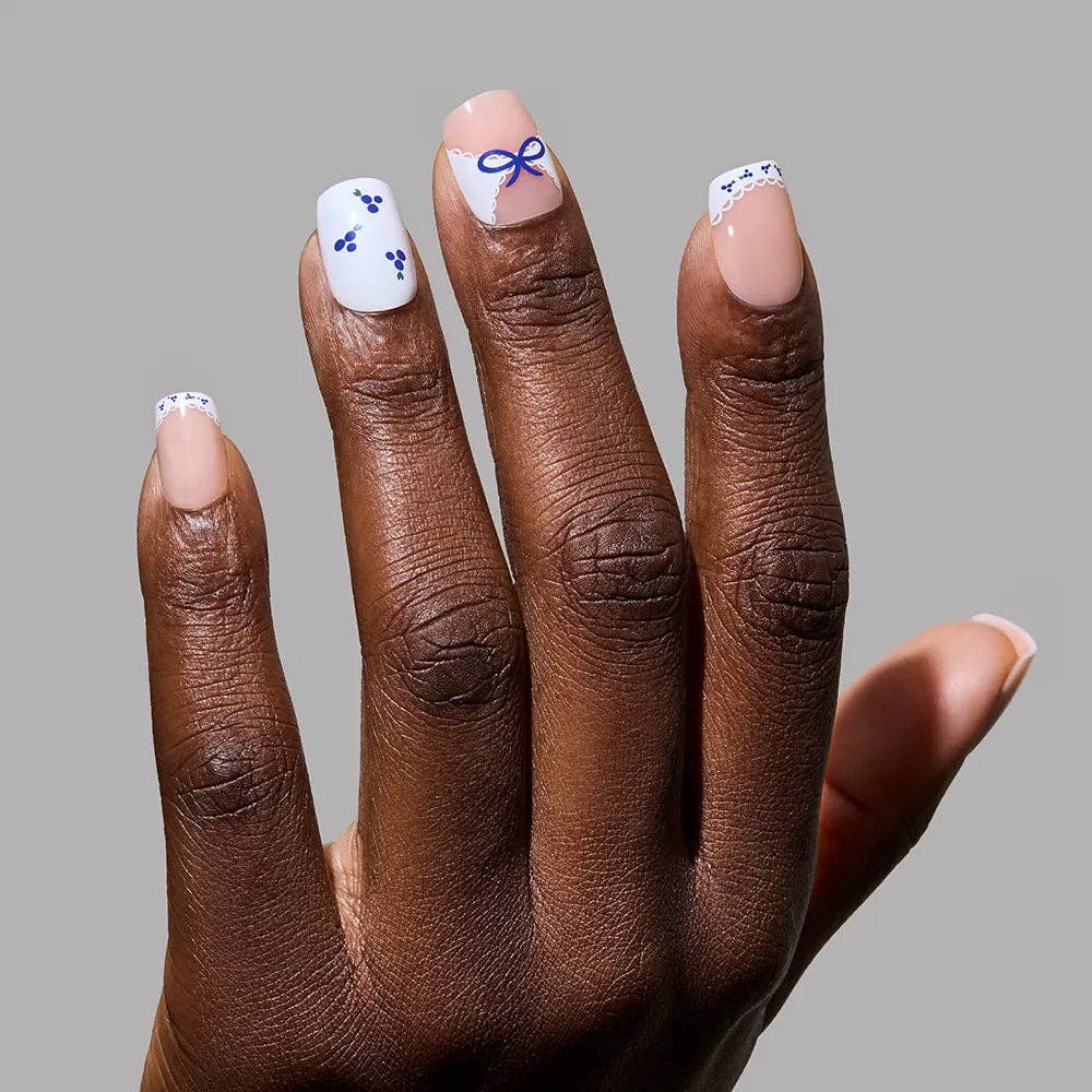 Blue A Kiss Press-On Nails | Short Squoval Valentine Ribbons