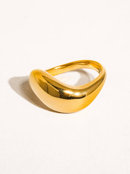Erin 18K Non-Tarnish Classic Wavy Band: Silver