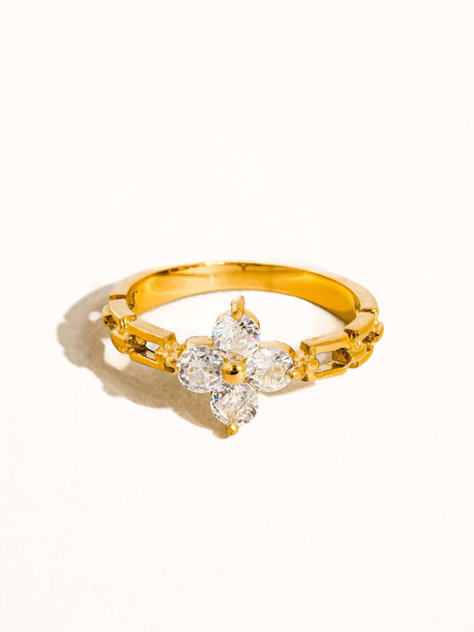 Finn 18K Gold Non-Tarnish Flower Chain Ring: Yellow Gold