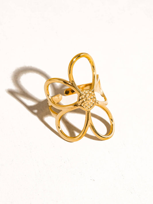 Isolde 18K Non-Tarnish Large Floral Ring: Yellow Gold