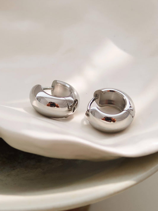 Blandine 18K Non-Tarnish Small Classic Hoop Earring: Silver