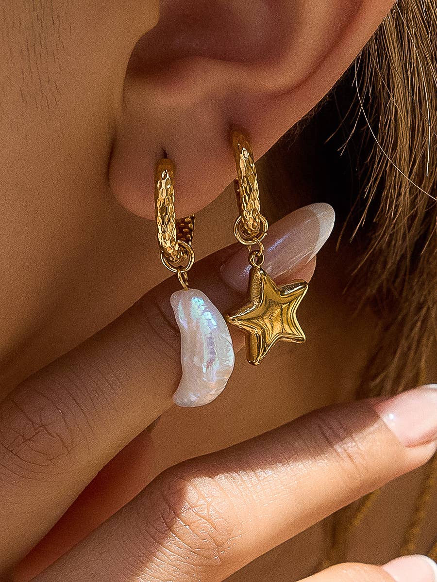 Tillyn 18K Gold Non-Tarnish Mismatch Moon and Star Earring: Yellow Gold