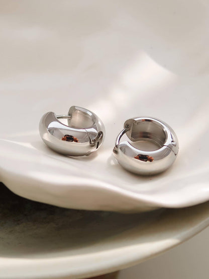 Blandine 18K Non-Tarnish Small Classic Hoop Earring: Silver