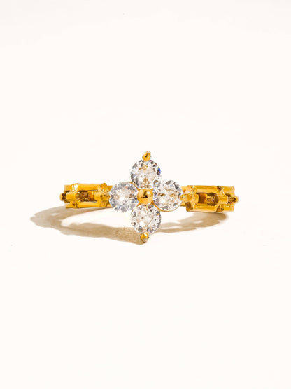 Finn 18K Gold Non-Tarnish Flower Chain Ring: Yellow Gold