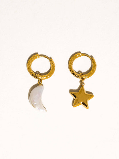 Tillyn 18K Gold Non-Tarnish Mismatch Moon and Star Earring: Yellow Gold
